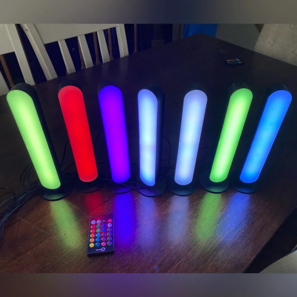 7 smart controllable LED lights. With multiple settings, stand locations & more